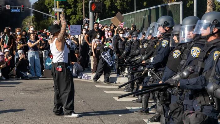 NextImg:Supreme Court Lifts Restrictions On Immigration Stops In Southern California