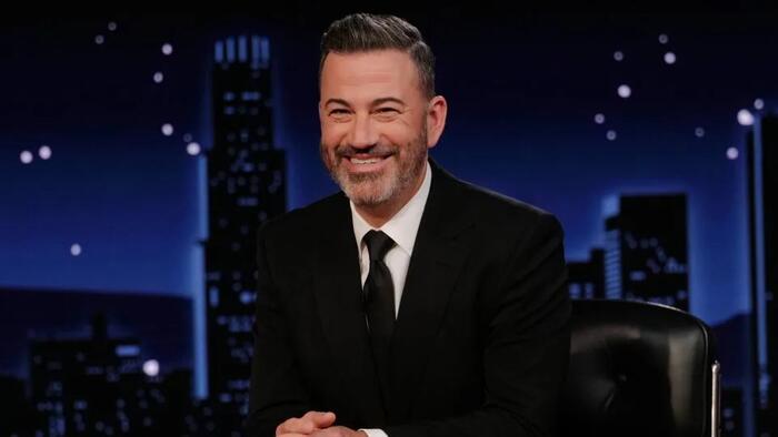 NextImg:Kimmel Gets Show Back After Disney Has 'Thoughtful Conversations'