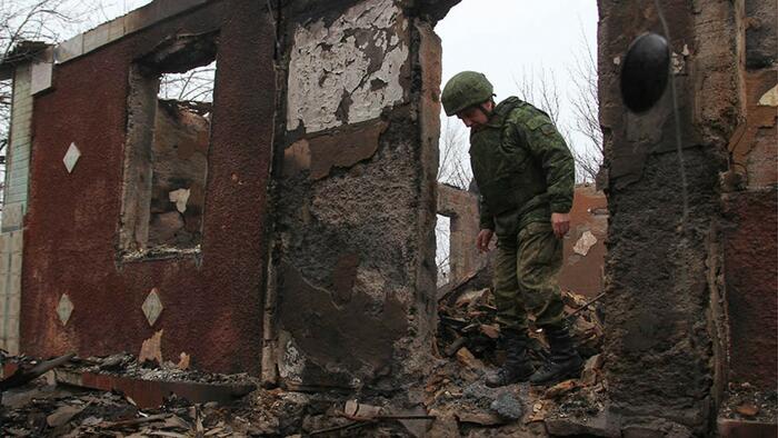 NextImg:Kremlin Confirms Ukraine Talks 'On Pause' As Zelensky Rules Out Giving Up The East