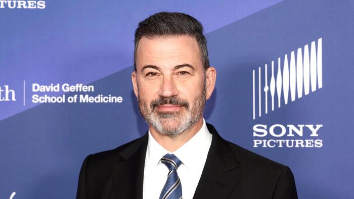 NextImg:Sinclair & Nexstar Reverse Course, Resume Airing Jimmy Kimmel's Show