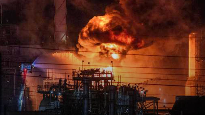 NextImg:Fire At U.S. West Coast's Most Important Refinery Contained