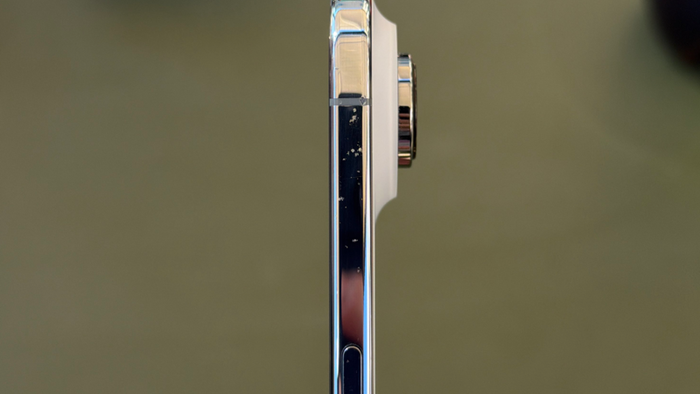Apple Slashes iPhone Air Output, Boosts Production Of Base, Pro iPhone 17 Models, Nikkei Reports Apple Slashes iPhone Air Output, Boosts Production Of Base, Pro iPhone 17 Models, Nikkei Reports