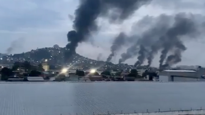 Rio De Janeiro’s Outskirts Erupt Into Chaos: Major Narcoterrorism Crackdown Turns Area Into Warzone Rio De Janeiro’s Outskirts Erupt Into Chaos: Major Narcoterrorism Crackdown Turns Area Into Warzone