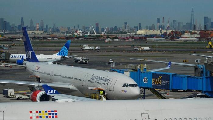 NextImg:US Airports Experience Delays Due To Staffing Issues Caused By Shutdown: Duffy