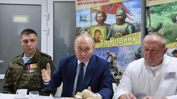 Putin Invites Journalists To Watch ‘Thousands Of Trapped Ukrainian Troops’ In Encircled Zone Putin Invites Journalists To Watch ‘Thousands Of Trapped Ukrainian Troops’ In Encircled Zone