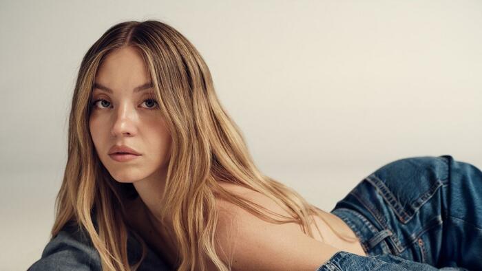 NextImg:American Eagle CEO Says Company Stands Behind Sydney Sweeney Ads