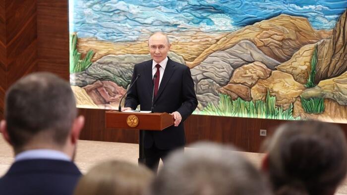 Putin Says US Plan Could Be 'Basis' For Ukraine Deal