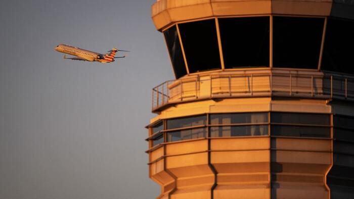 US Flight-Cuts Frozen At 6% As More Controllers Show Up For Work US Flight-Cuts Frozen At 6% As More Controllers Show Up For Work