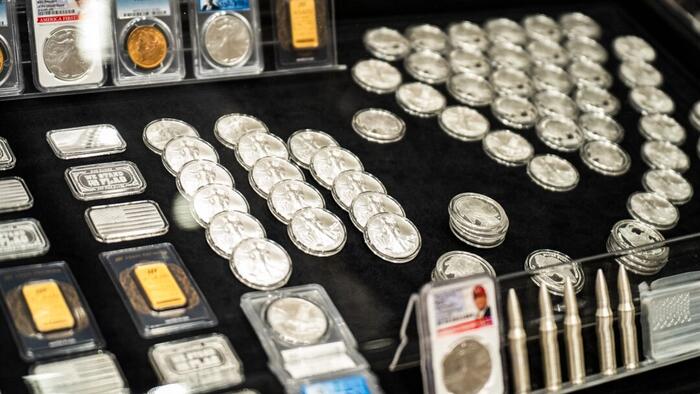 As Money Gets Tighter, More People Are Selling Gold and Silver As Money Gets Tighter, More People Are Selling Gold and Silver