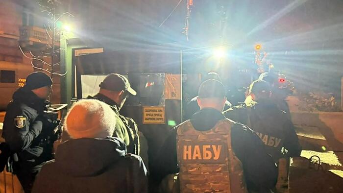 Zelensky’s Closest, Most-Powerful Aide Resigns After Office Raided By Anti-Corruption Agents Zelensky’s Closest, Most-Powerful Aide Resigns After Office Raided By Anti-Corruption Agents