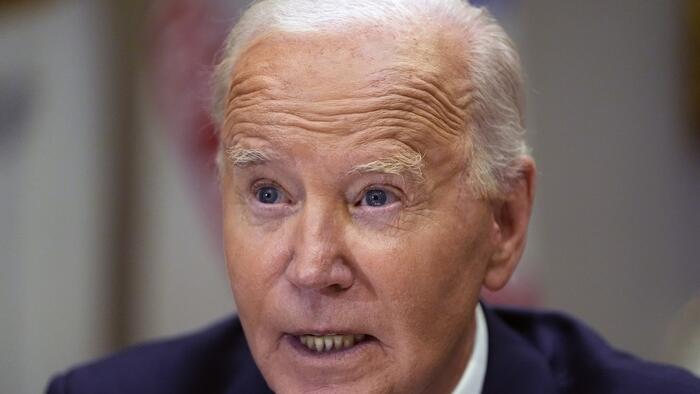 Joe Biden's Family Christmas Photo Is So Awkward And Wrong