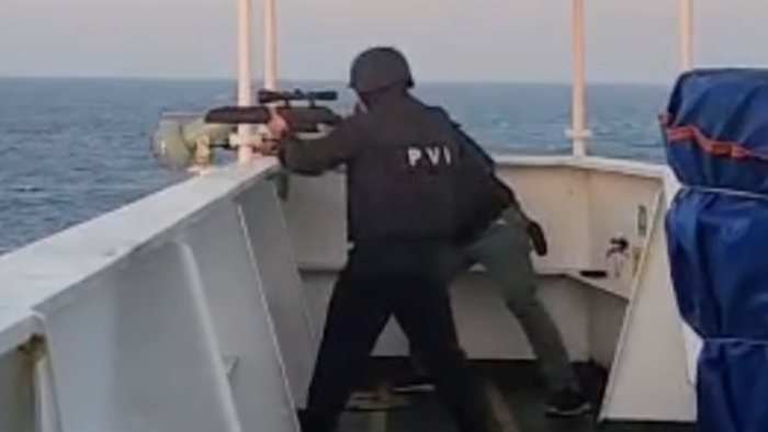 Suspected Pirates Swarm Bulk Carrier In Critical Red Sea Maritime Chokepoint Suspected Pirates Swarm Bulk Carrier In Critical Red Sea Maritime Chokepoint