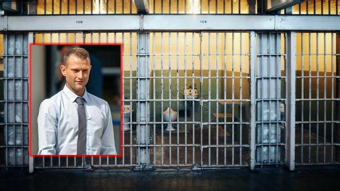 UK Man Jailed For 18 Months For 2 Tweets Viewed Just 33 Times UK Man Jailed For 18 Months For 2 Tweets Viewed Just 33 Times