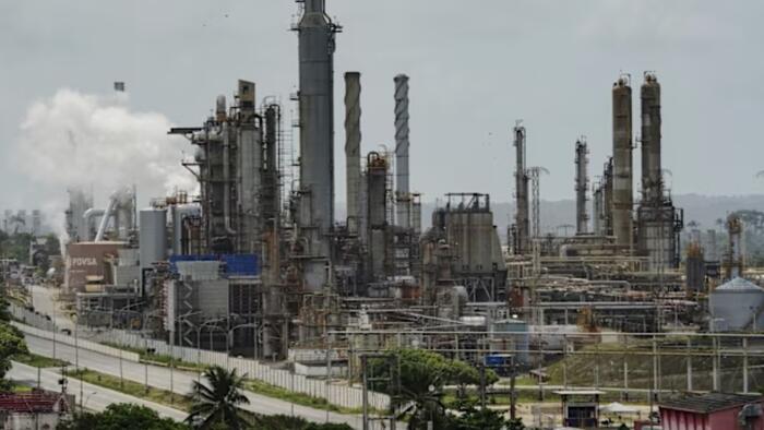 US May Subsidize Oil Giants To Rebuild Venezuela’s Energy Sector, Trump Says