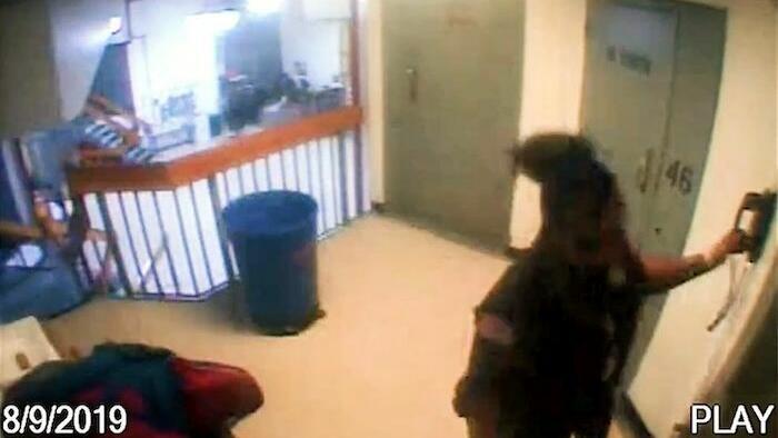 Epstein Guard Googled Him Minutes Before Body Found; Bank Made 'Suspicious Activity Report' Over Cash Deposits