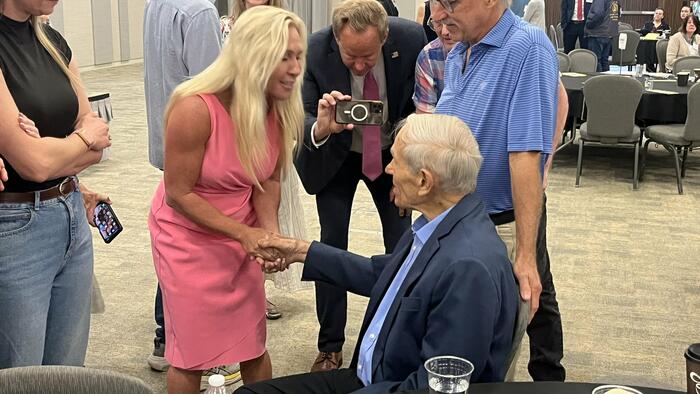Exiled MAGA Dissidents Consult With Ron Paul On Iran War