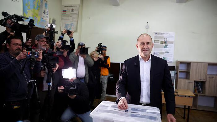 Bulgaria's Former Pro-Russian President Set For Landsllde Election Win