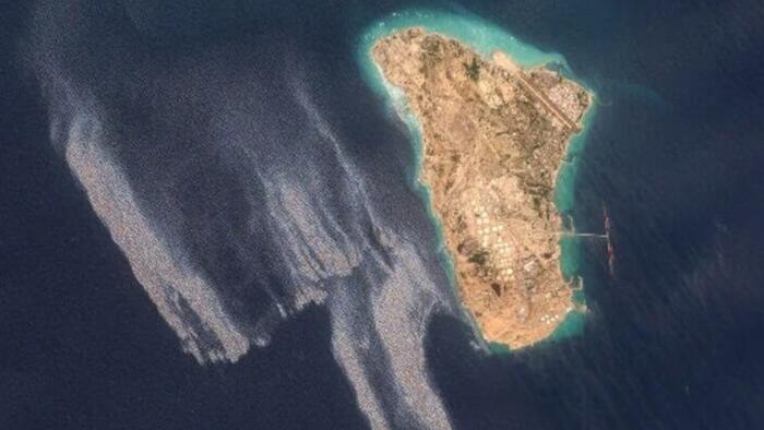 Large Oil Slick Detected Off Iran's Kharg Island