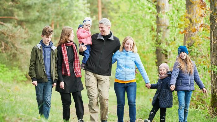 Poll Finds Strong Support For Larger Families Despite Falling US Birth Rates