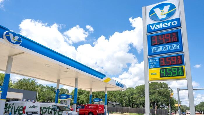 zerohedge.com - Tyler Durden - Trump Threatens 'Big Problems' For Gasoline Retailers If They Don't Cut Prices
