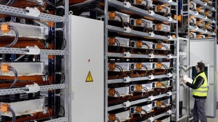 Did Scientists Just Solve The Biggest Mystery Holding Back Solid-State Batteries