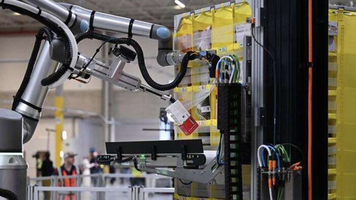 zerohedge.com - Tyler Durden - Meta Tests Robots That Can Swap Cables And Reset Servers At Its Data Centers