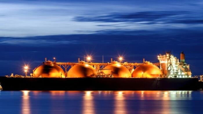 Qatar And UAE Turn To Rare LNG Ship Transfers As Hormuz Crisis Drags On