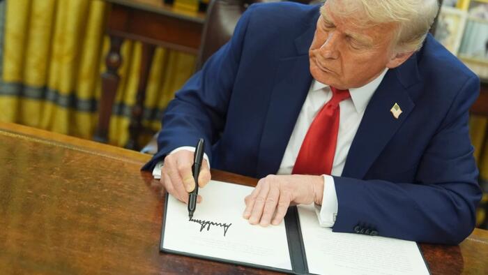 Trump Signs Sweeping Russia Sanctions Bill Into Law, Shrugging Off Kremlin