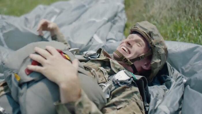 The U.S. Army Gets Desperate, Puts White Men Back In Its Ads - Vimarsana News