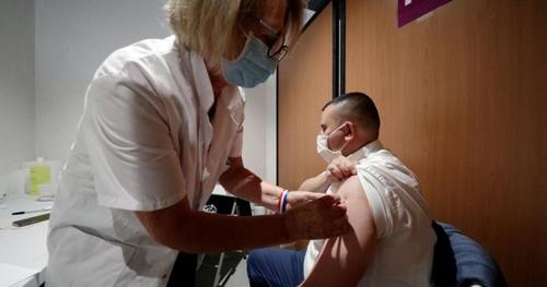 Francuski rząd rozważa wprowadzenie obowiązkowej szczepionki dla wszystkich w wieku 24-59 lat 1 020721vaccine1