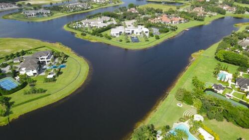 Why Are The Elites Moving Into High Security ‘Fortress Communities’