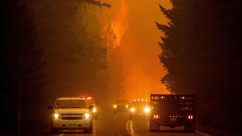 Wildfire Tears Through Northern California Town, Destroying
Homes & Businesses 2