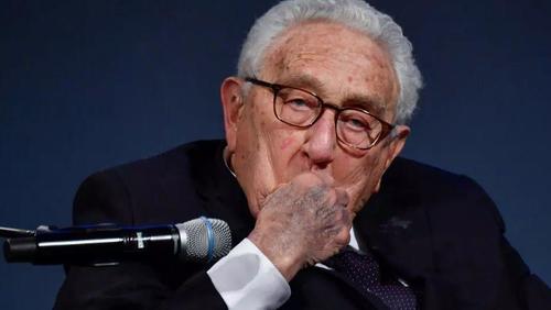 „Das größte Problem der Welt“ – Kissinger warnt vor „kolossalen“ Gefahren durch wachsende Spannungen zwischen den USA und China
