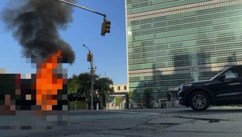 Tibetan Man Sets Himself On Fire Outside UN Headquarters In New York