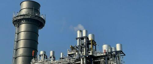 Russia Says Fuel Crisis Is Easing As Refineries Restart