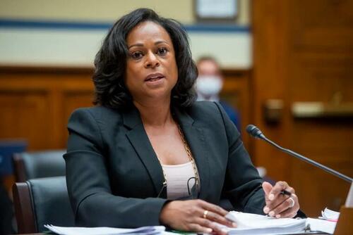 Texas Dem Has 'Oh Sh*t' Moment After 'Felony' Bathroom Call thumbnail