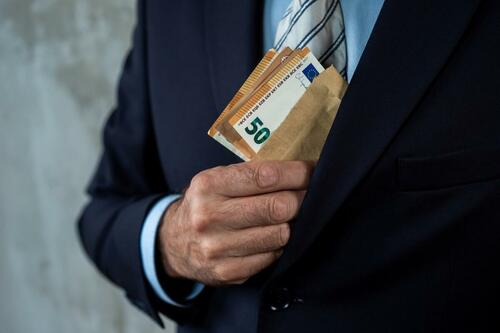 How The EU Pays Mainstream Media To Promote Its Narratives thumbnail