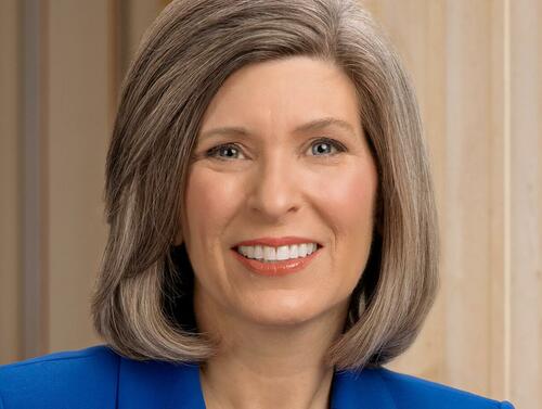 Joni Ernst: “I Don’t Have A Campaign Against Pete” Hegseth