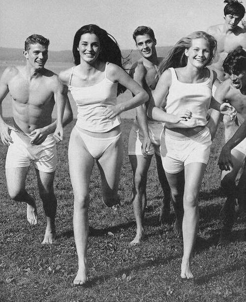 Pre-woke Ambercrombie & Fitch models