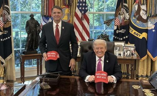 Is This MAGA? Trump Wants Lindsey Graham Donor To Challenge 'RINO' Massie thumbnail