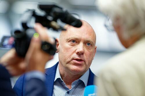German Mayoral Election Turns Into Farce After AfD Candidate Banned; Only 29% Of Voters Participate