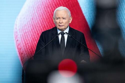 Poland's Conservatives Propose Deporting Unemployed Ukrainian Men Of Military Age