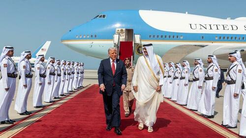 Boeing Scores Largest-Ever Order As Dealmaking Trump Tours Gulf States