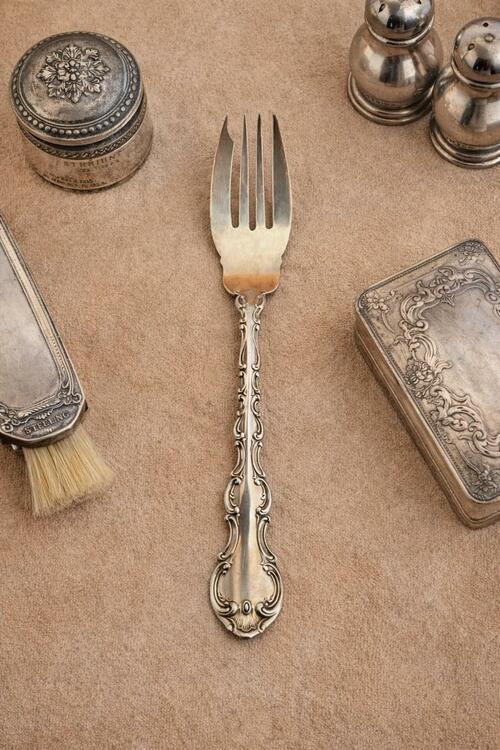 "Everyone's Grandma Is Selling The Silver Chandelier, Forks, Knives" As Scrap Volumes Overwhelm Refiners thumbnail