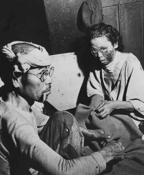 Picture of two Hiroshima A-bomb survivors