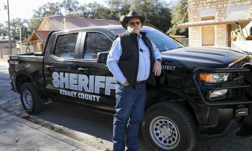 Texas Sheriff Drives 4 Illegal Aliens To International Bridge, Deports Them