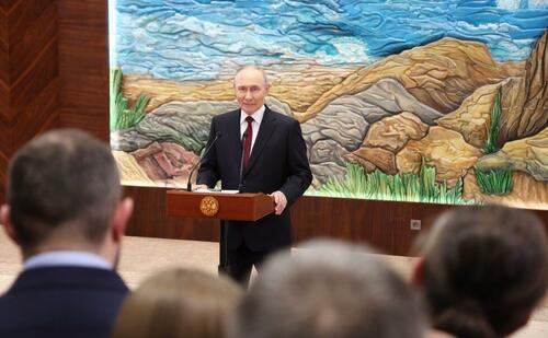 Putin Says US Plan Could Be ‘Basis’ For Ukraine Deal