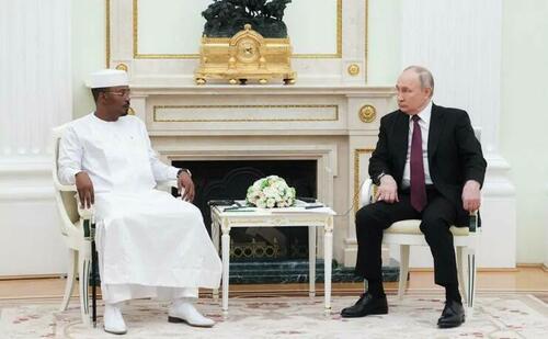 President Idriss Deby with Russia's Vladimir Putin