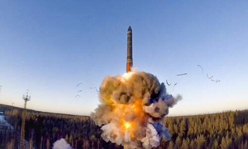 Russland warnt, dass die 5 Atommächte der Welt am Rande eines „direkten bewaffneten Konflikts“ stehen