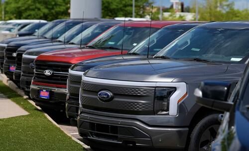 Ford Recalling 850,000 Vehicles For Fuel Pump Failure thumbnail